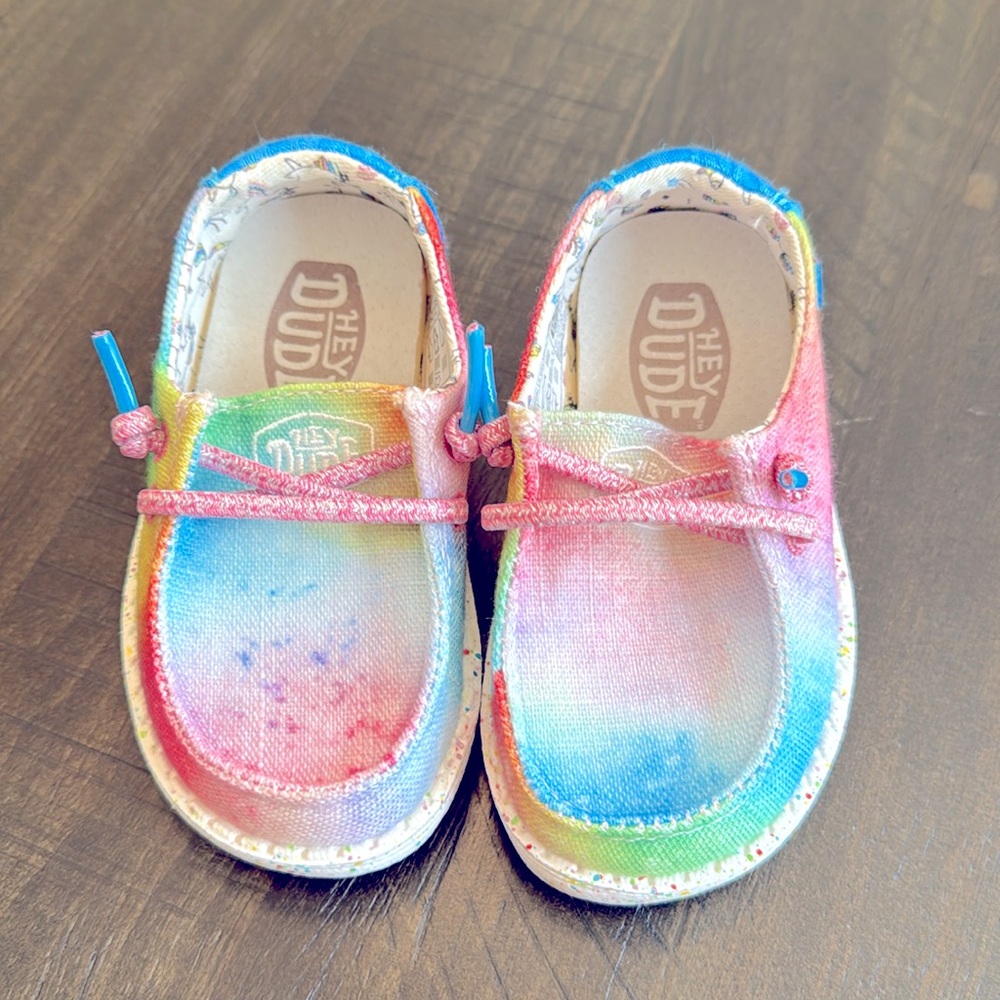 ✨BRAND NEW!✨Toddler Wendy Dreamer Hey Dude, Size 6